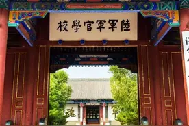 古城新颜·国保 | “穿越”保定军校，定格初夏风韵~图片