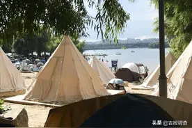 长春市南湖公园金沙滩重新开放，市民玩出“海边”的感觉图片