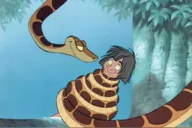 宜春祠堂出现一窝眼镜蛇，看见人不逃跑，蛇怕雄黄？实验揭示真相图片