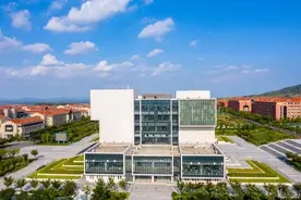 山东一理工高校搬迁，8000名师生整体迁移，学生：幸福来得及时图片