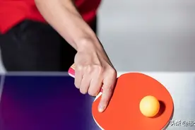 乒乓球爱好者如何去选购球拍？图片