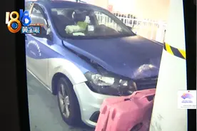 十多辆车“中招”地面比桌子还滑？图片