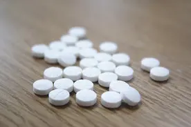 每天吃一粒阿司匹林，可以预防心血管疾病、延长寿命，靠谱吗？图片