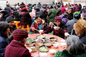 河南农村酒席怪象，热席变冷席，大鱼大肉成了摆设，这是怎么了？图片