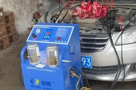 花了3000块钱清洗了开了六年车的发动机积碳 洗完后和新车效果一样图片