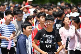 放假通知！2023全国大中小学暑假时间最终敲定，家长表示一筹莫展图片