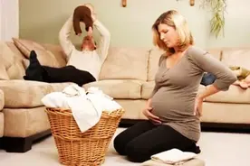 到了孕晚期，若能牢记“两勤二懒三调整”，孕妇轻松胎儿健康图片