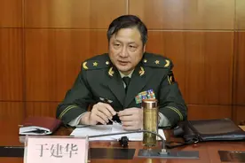 于建华：武警消防部队末任主官，没退役反而调武警总部，授啥军衔图片