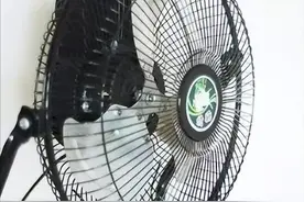 风扇这样用，比空调还凉快，还能省下一大笔电费。。图片