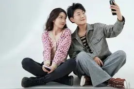 因出身贫寒，遭女方家人嫌弃，十年后功成名就，女孩：送我回家吧图片