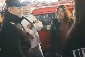 临沂事件后续，不知几斤几两的王天阳，收到女车主大红锦旗图片