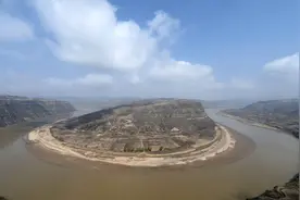 黄河之水那么浑浊，为何却有大量的鲤鱼生存？其实原因很简单图片