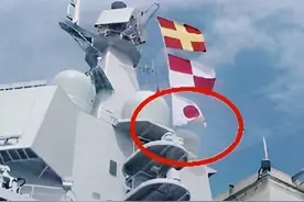 国产航母山东舰，试航时悬挂“日本国旗”？这其实是海事信号旗！图片