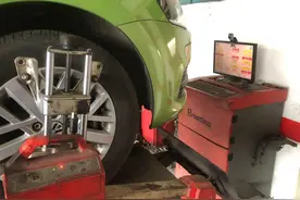 汽车行驶多久需要前后轮换位呢？换位有什么需要注意的吗？图片