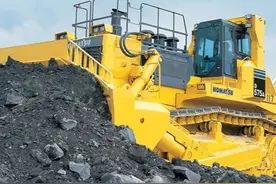 世界上最大的推土机——小松D575图片