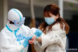 医学家提出大胆设想：新冠的危害正在降低，疫情最多持续到2023年图片