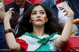 在禁止女性看球赛的伊朗，居然有人因女扮男装看球，失去生命图片