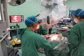 微创手术治疗面肌痉挛，让患者彻底告别“挤眉弄眼”图片