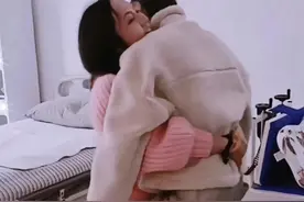 昏迷前他该有多优秀啊，相恋7个月的女友甘愿照顾他6年！图片