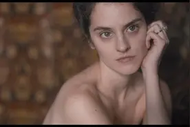 法国情爱电影《珍品》人像摄影师和他模特的故事图片