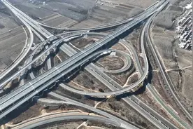 京秦高速实现全线贯通丨建证交通强国图片