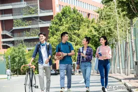 两个师范同学，一个在珠海当老师工资9000，另一个在河南月入1700图片