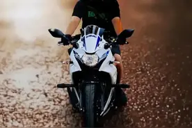 摩托车 动漫壁纸图片