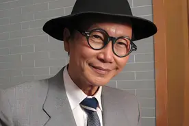 78岁“金医生”冯刚毅：与黄伟香缘分颇深，现实中妻子原来长这样图片