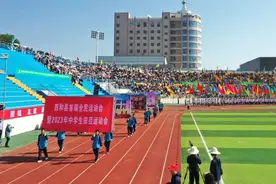 全县首届全民运动会暨2023年中学生田径运动会隆重开幕图片