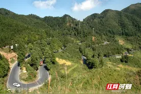 雪峰山公路的天险奇观图片
