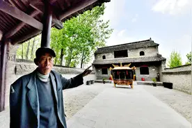 谭棚张老家 一寨四门一祠堂图片