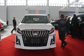聪明人买MPV，为何不买低配车型进行改装，不香吗？图片