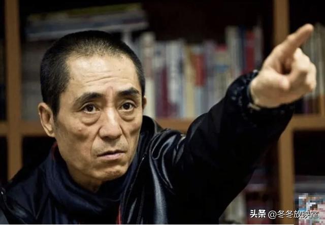 张艺谋“晚节不保”，妻子连夜转移资产出国，圈内早有征兆