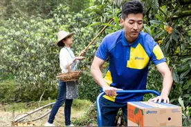 打通农村物流最后一公里，德邦快递架起助农快递通道共庆丰收图片