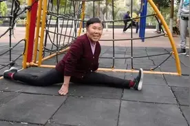 年纪大了，经常压腿、拉筋，真的对健康有益吗？看看骨科医生咋说图片