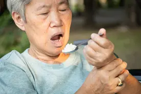 偏瘫、失语、半身不遂，中风后遗症可以恢复到跟正常人一样吗？图片