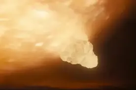 奥本海默为什么给导师下毒？23 个电影中容易被忽视的细节，一文了解→@科普中国图片