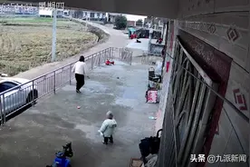 兵哥哥骗妻子过年不回家下一秒开车出现，妻子：激动得顾不上孩子图片