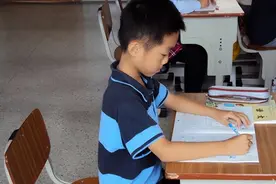 一篇小学生文章《放屁》不到100字，老师却给100分！其中大有学问图片