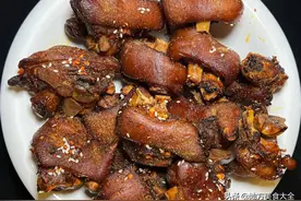 广东女孩创新猪蹄做法，味道远胜猪蹄店，网友：不缺猪蹄，缺个锅图片