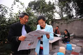 村干部退休能领哪些补贴？普通村民羡慕不已图片