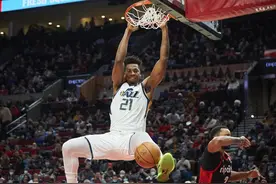 曾拿4年9800万的怀特塞德，底薪加盟爵士后，他打出了什么表现图片