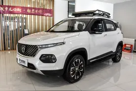 5.38万元起的SUV，品质不输高价合资车，车内带大屏，实拍宝骏510图片