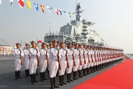 「庆祝人民海军成立74周年」 中国航母战略计划诞生始末图片