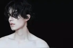 明明是全身最性感的身材线条，你却把它看成肋骨外翻？图片