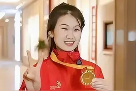 短短五年，00后女孩从打螺丝到世界冠军，实现巨大逆袭图片