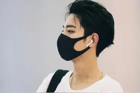 男明星惊鸿一瞥的出圈神图，李现龚俊惊艳，网友：看过就粉的程度图片