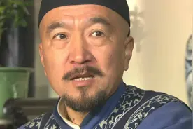 野史：乾隆见刘墉出了个上联：只可叹，弯木难当顶梁柱，下联经典图片