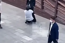 孙玉良：上海保洁员的悲情一跪，跪出了疫情之下底层人的辛酸图片