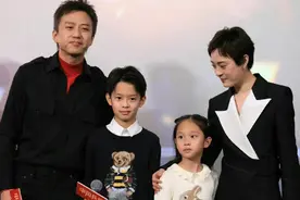 娱记曝邓超孙俪体面离婚！不戴婚戒互动减少，疑似签订对赌协议图片